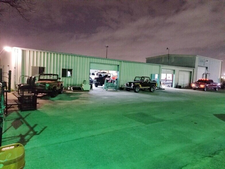 More Photos Of 410 W Canino Rd, Houston Manufacturing For Sale