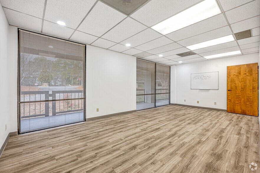 More Photos Of 1800 Water Pl SE, Atlanta Office For Sale