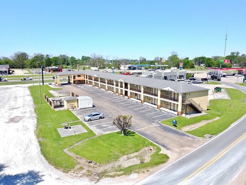 More Photos Of 143 Highway 65 S, Tallulah Hospitality For Sale