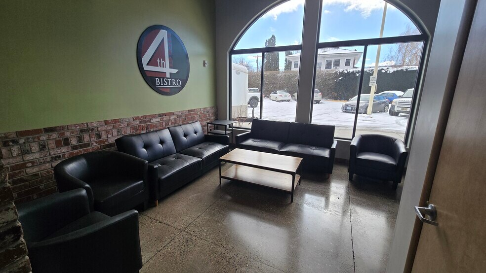 More Photos Of 1912 4th St, La Grande General Retail For Lease