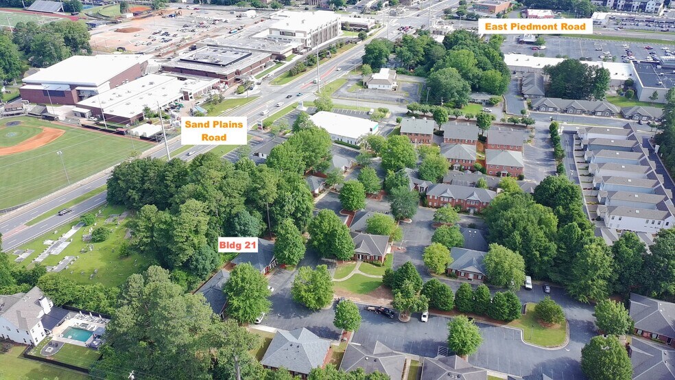 More Photos Of 2440 Sandy Plains Rd, Marietta Medical For Lease