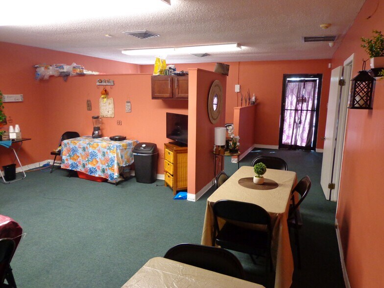 More Photos Of 1904 W Waters Ave, Tampa Freestanding For Sale