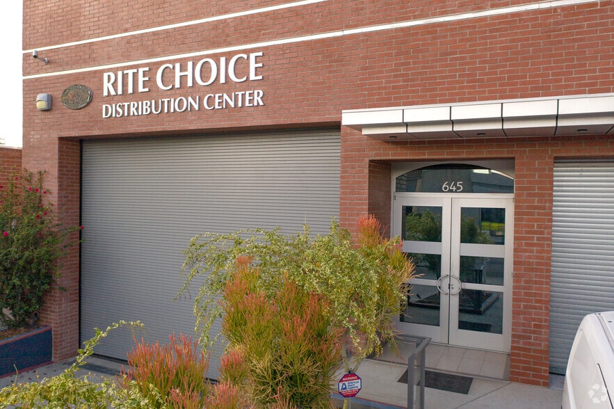 More Photos Of 645 W Broadway, Glendale Distribution For Lease