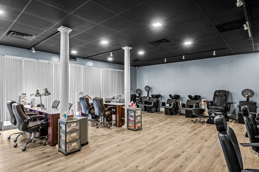 More Photos Of 1774 S Grant Ave, Springfield General Retail For Sale