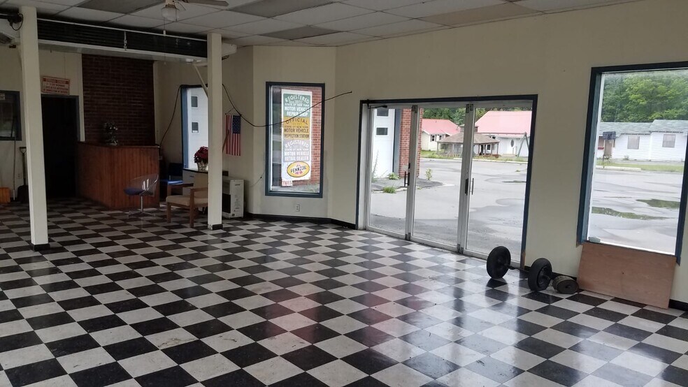 More Photos Of 819 US -9, Keeseville Auto Repair For Sale