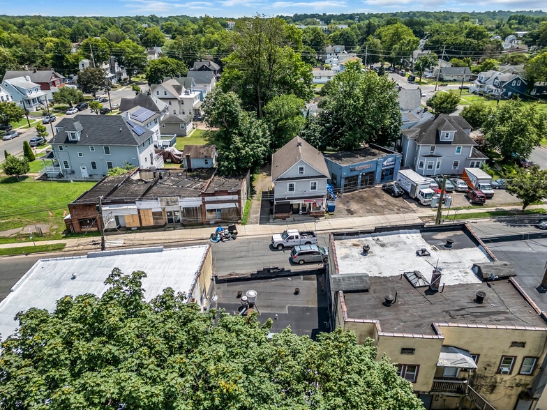 More Photos Of 1011 E 2nd St, Plainfield Storefront For Sale
