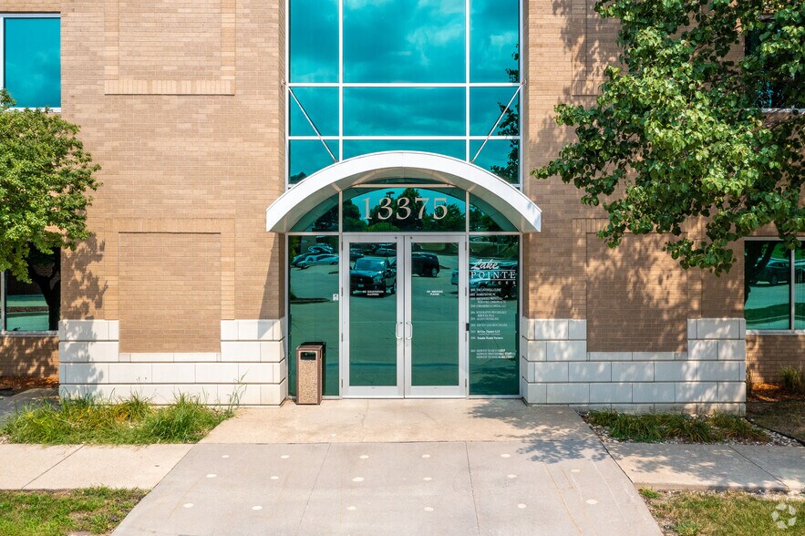 More Photos Of 13375 University Ave, Clive Medical For Lease