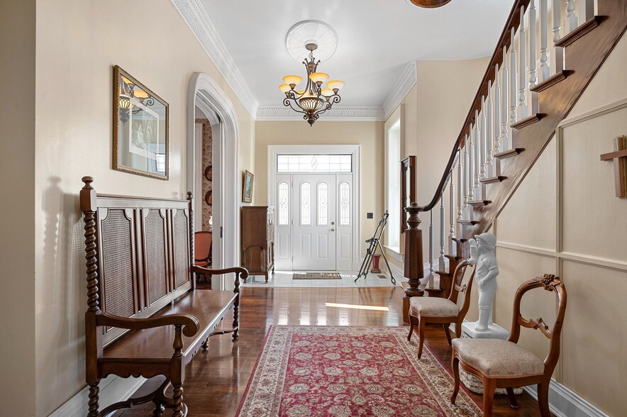 More Photos Of 403 E Adams St, Sandusky Hospitality For Sale