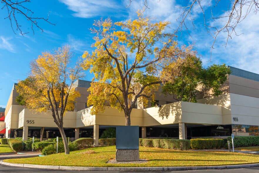 More Photos Of 955 Grier Dr, Las Vegas Light Distribution For Lease