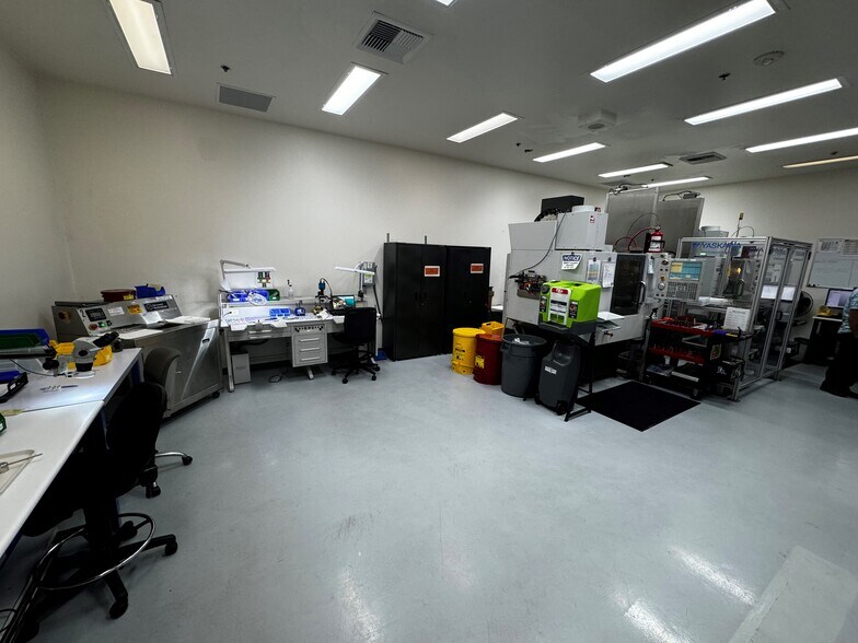 More Photos Of 3050 E Hillcrest Dr, Westlake Village Light Manufacturing For Sale