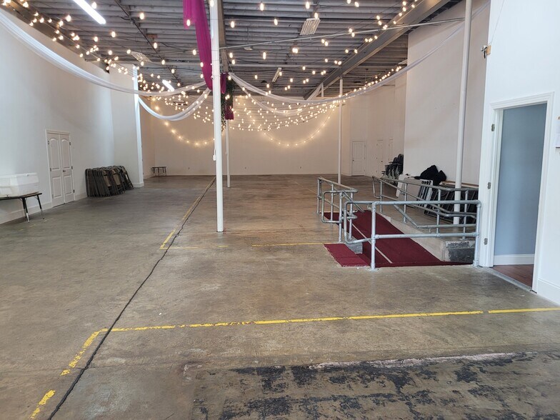 More Photos Of 1512 Garner Rd, Raleigh Warehouse For Lease