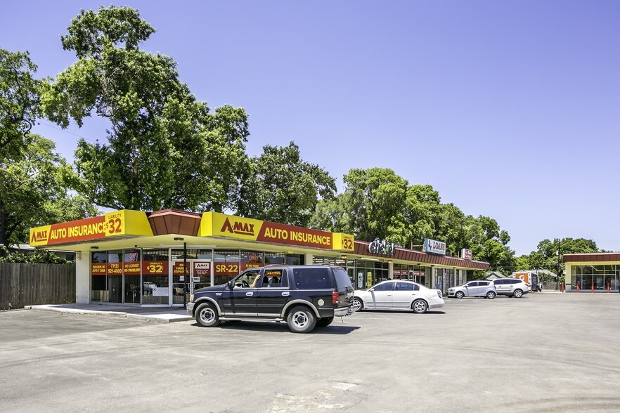 More Photos Of 7049-7061 Lawndale St, Houston Unknown For Lease