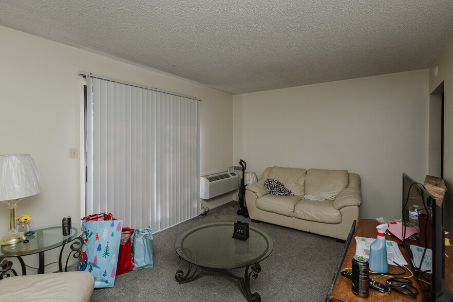 More Photos Of 401 E Avenue A, Hutchinson Apartments For Sale