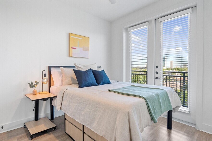 More Photos Of 713 Richmond Ave, Houston Apartments For Lease