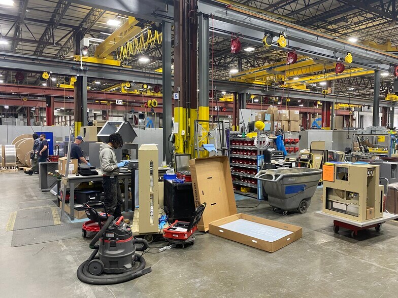 More Photos Of 79 Monroe St, Amesbury Manufacturing For Sale