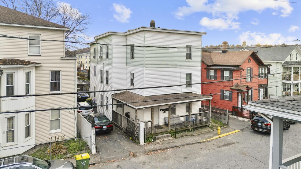 Primary Photo Of 38 E Dover St, Waterbury Apartments For Sale