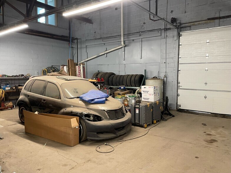 More Photos Of 1427-1431 Valley Dr, Syracuse Warehouse For Sale