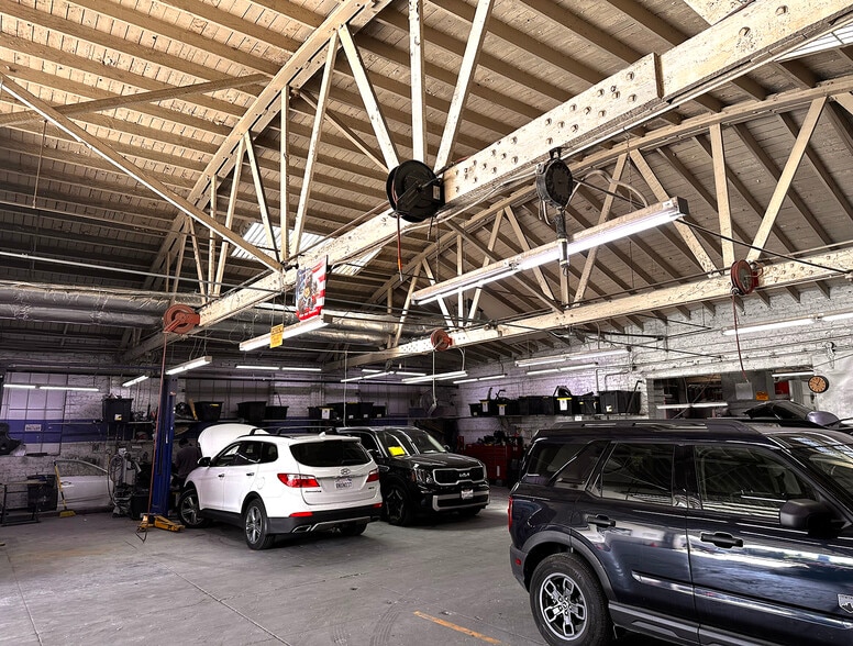 More Photos Of 1925 Wilcox Ave, Los Angeles Auto Repair For Sale