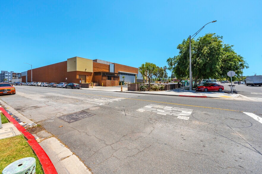 More Photos Of 4570-4580 Atlantic Ave, Long Beach Unknown For Lease