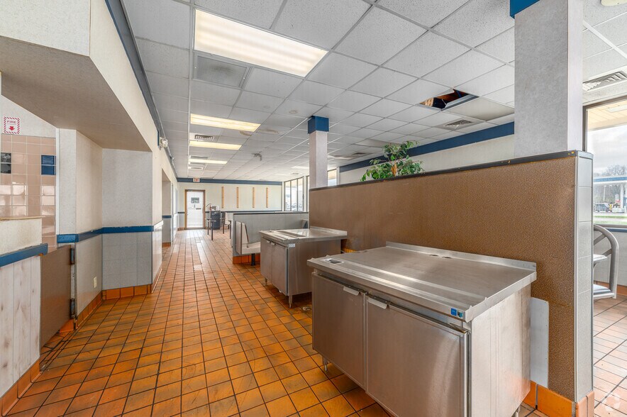More Photos Of 7677 Broadview Rd, Seven Hills Fast Food For Sale