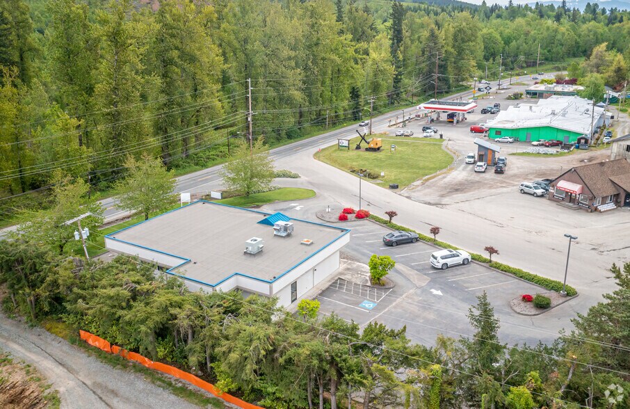 More Photos Of 31329 3rd Ave, Black Diamond Freestanding For Lease