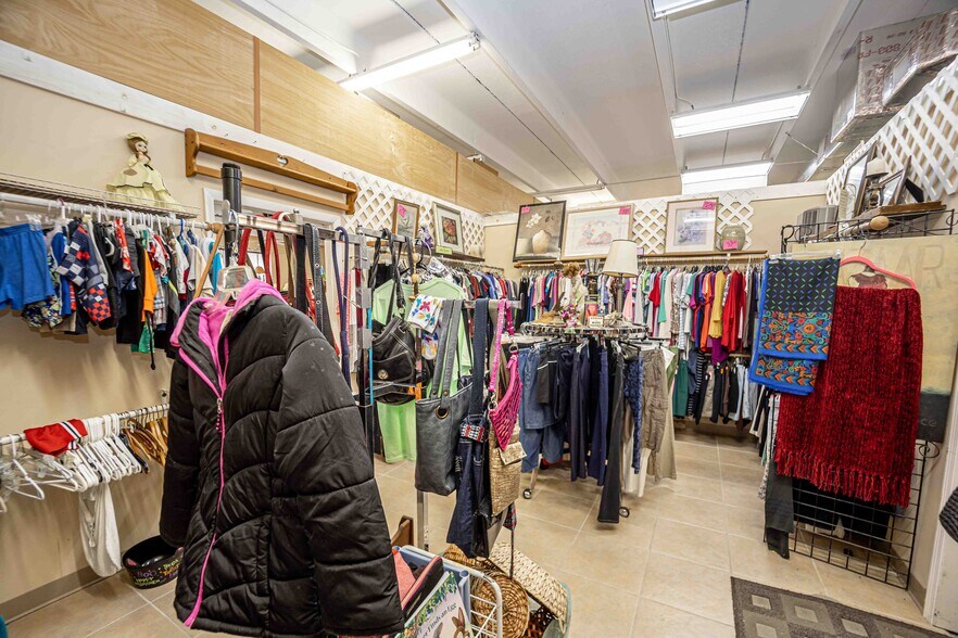 More Photos Of 619 N Dixie Ave, Fruitland Park General Retail For Sale