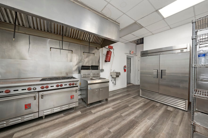 More Photos Of 1310-1314 E 75th St, Chicago Lodge Meeting Hall For Sale