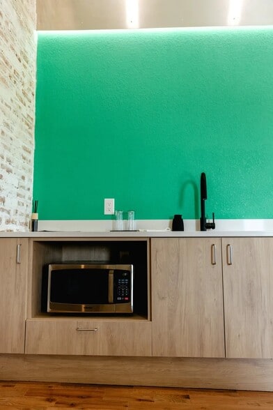More Photos Of 111 N Lincoln Ave, Hastings Hotel For Sale