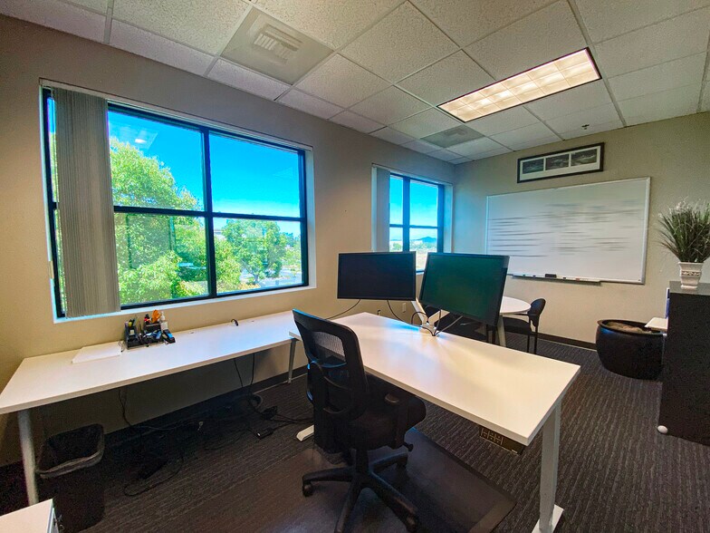More Photos Of 14284 Danielson St, Poway Office For Lease