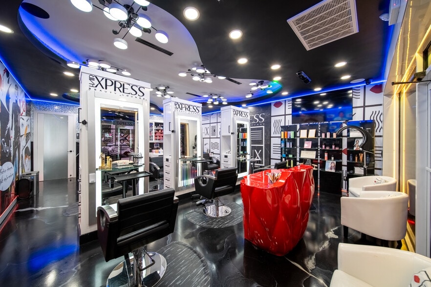 More Photos Of 1060 SW Bayshore Blvd, Port Saint Lucie Storefront Retail Office For Sale