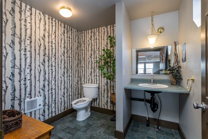 More Photos Of 609 S Middlefork Rd, Garden Valley Office For Sale