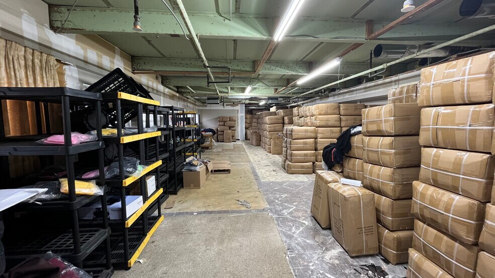 More Photos Of 131 Liberty Ave, Mineola Warehouse For Sale