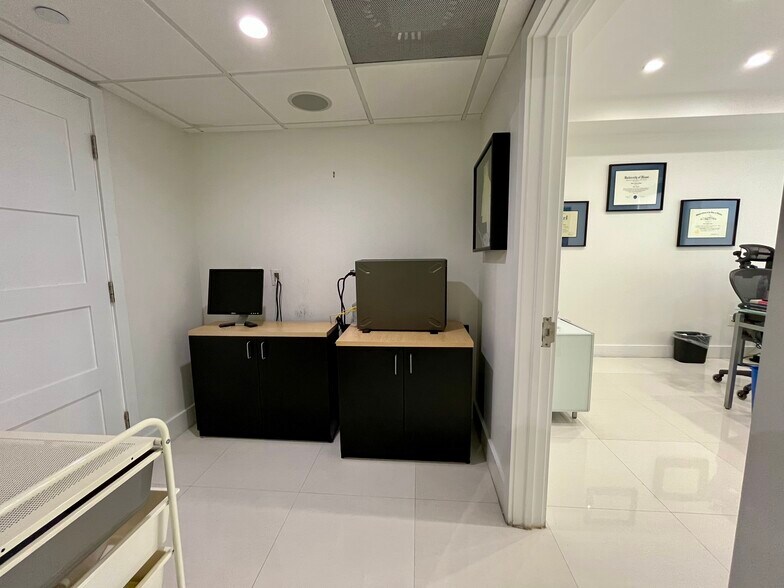 More Photos Of 2030 S Douglas Rd, Coral Gables Loft Creative Space For Sale