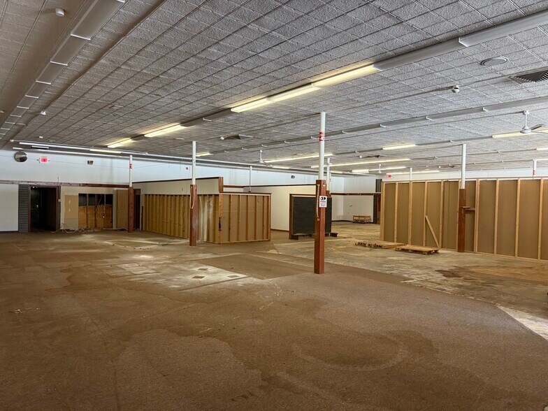 More Photos Of 98 Main St, Westerly General Retail For Lease