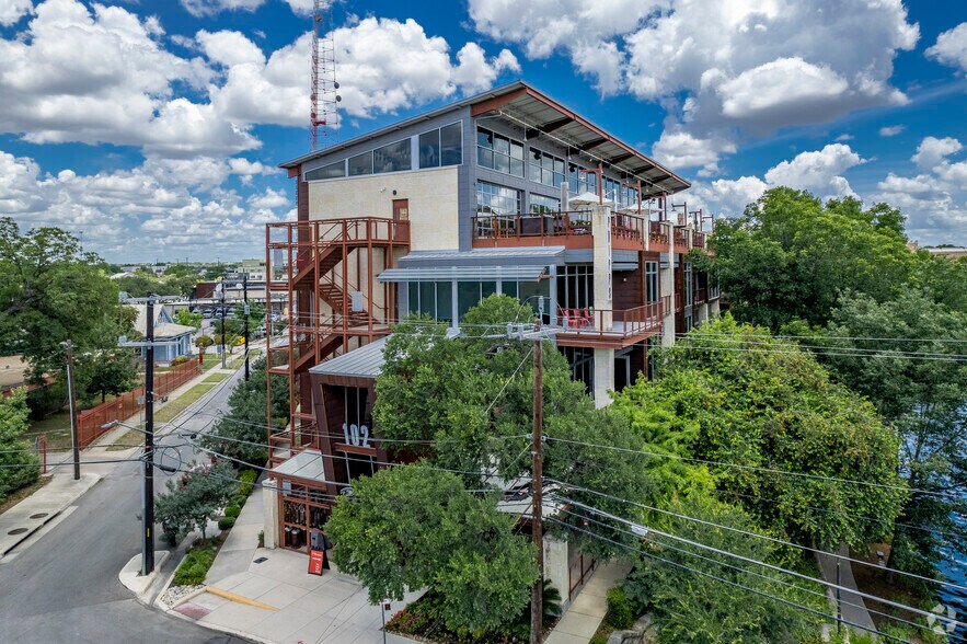 More Photos Of 102 9th St, San Antonio Office For Sale