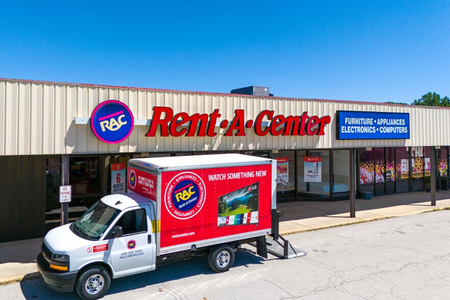 Primary Photo Of 520-560 Plaza Dr, Fostoria Unknown For Lease
