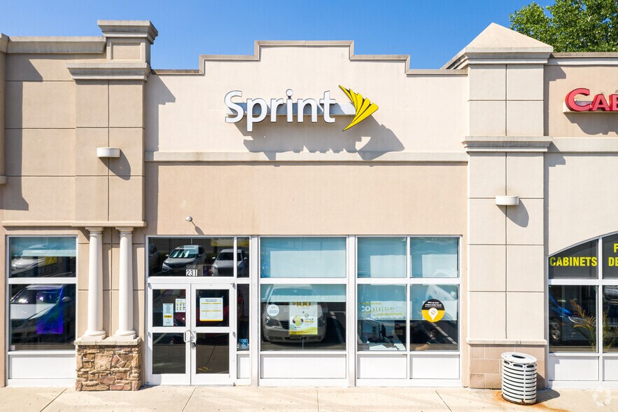 More Photos Of 231 W State Route 4, Paramus Storefront For Lease