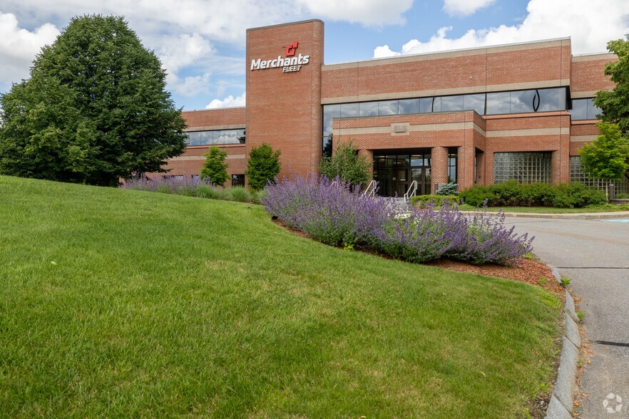 More Photos Of 14 Central Park Dr, Hooksett Medical For Lease