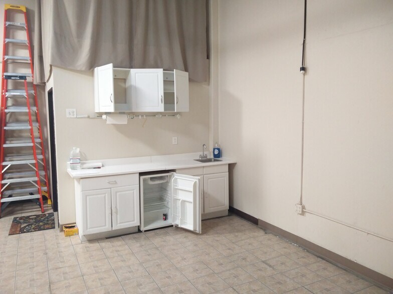 More Photos Of 46560 Fremont Blvd, Fremont Warehouse For Sale