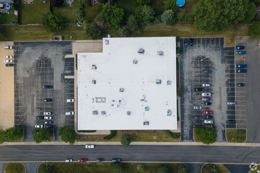 More Photos Of 800 Springer Dr, Lombard Office For Lease