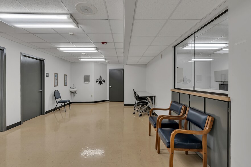 More Photos Of 1212 Clinic Dr, Tyler Healthcare For Sale