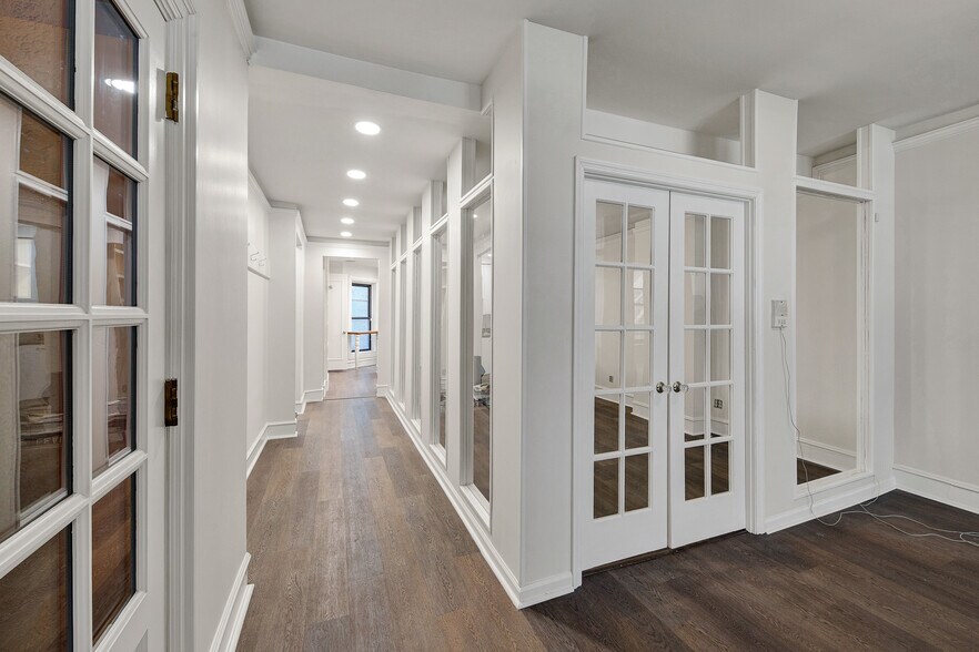 More Photos Of 1300 Madison Ave, New York Storefront Retail Office For Lease