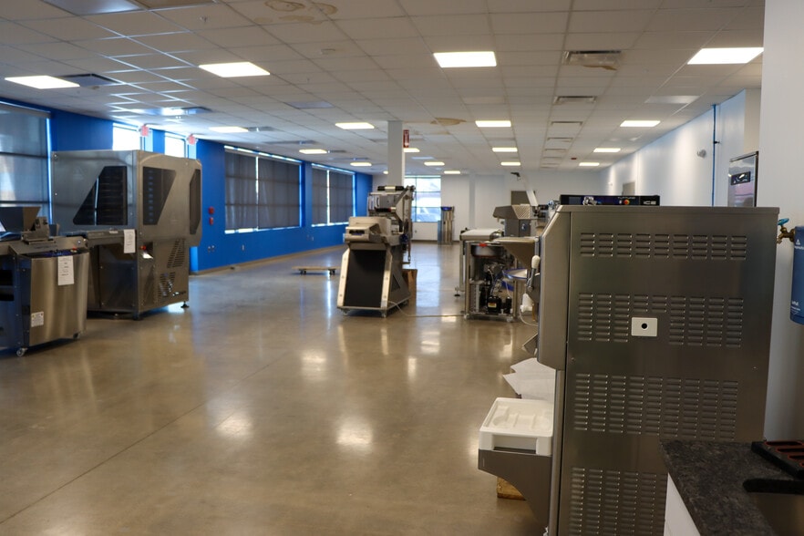 More Photos Of 85 River Rock Dr, Buffalo Office For Lease