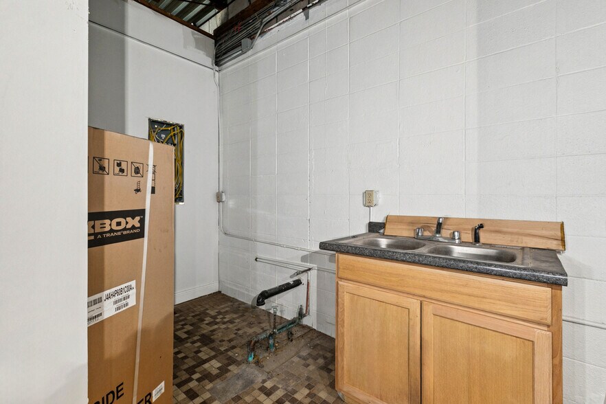 More Photos Of 6241 Westbank Expy, Marrero Restaurant For Sale