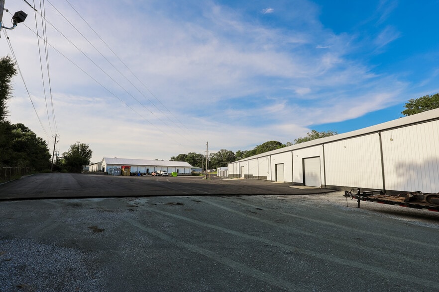 More Photos Of 5 Haynie St, Newnan Warehouse For Lease