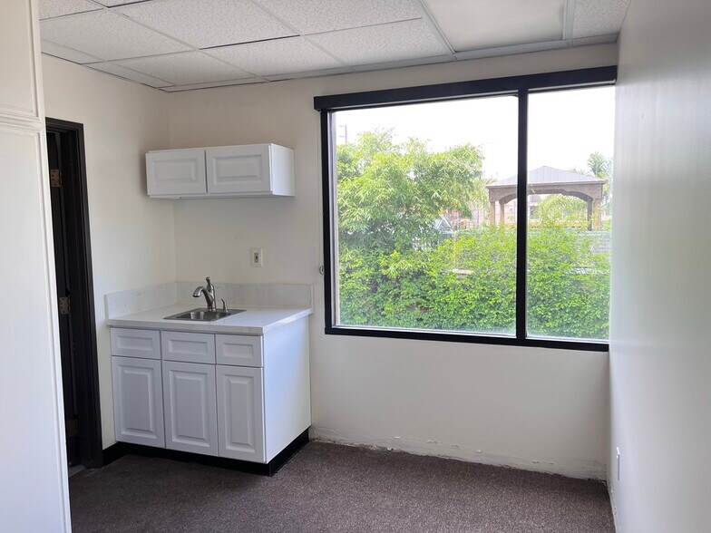 More Photos Of 2615 190th St, Redondo Beach Office For Lease