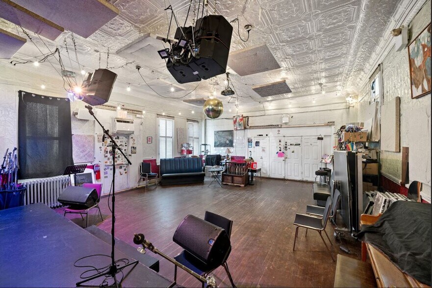 More Photos Of 552 Grandview Ave, Ridgewood Storefront For Sale