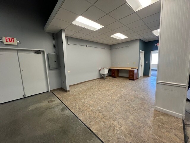 More Photos Of 2742 Barney Ct, McHenry Warehouse For Lease