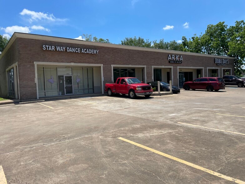 Primary Photo Of 4875 Highway 6 S, Missouri City Unknown For Sale