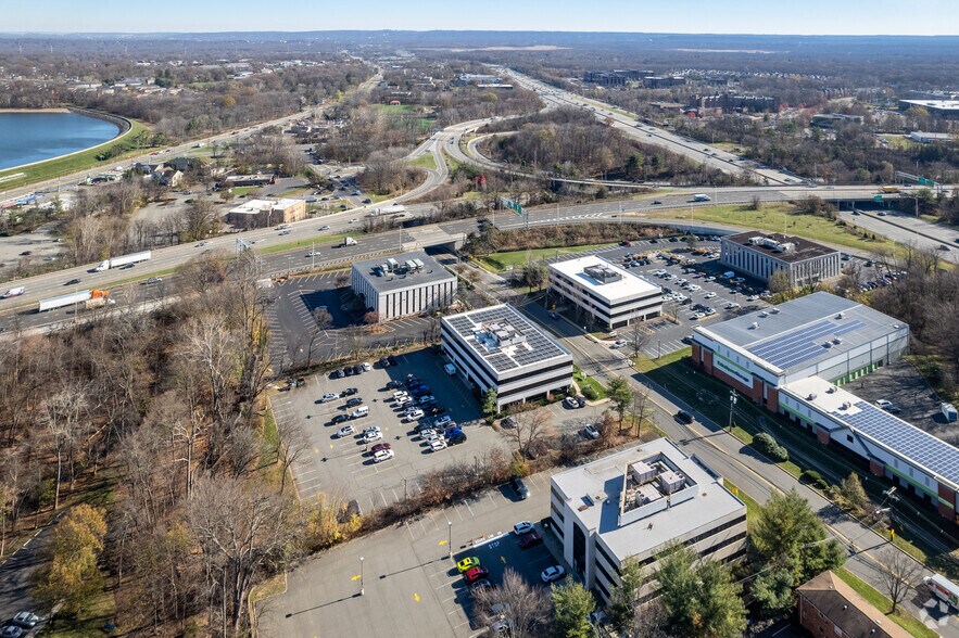 More Photos Of 140 Littleton Rd, Parsippany Office For Lease